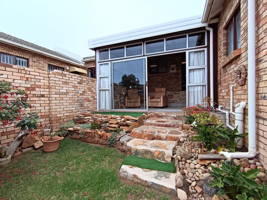 3 Bedroom Property for Sale in Jeffreys Bay Central Eastern Cape